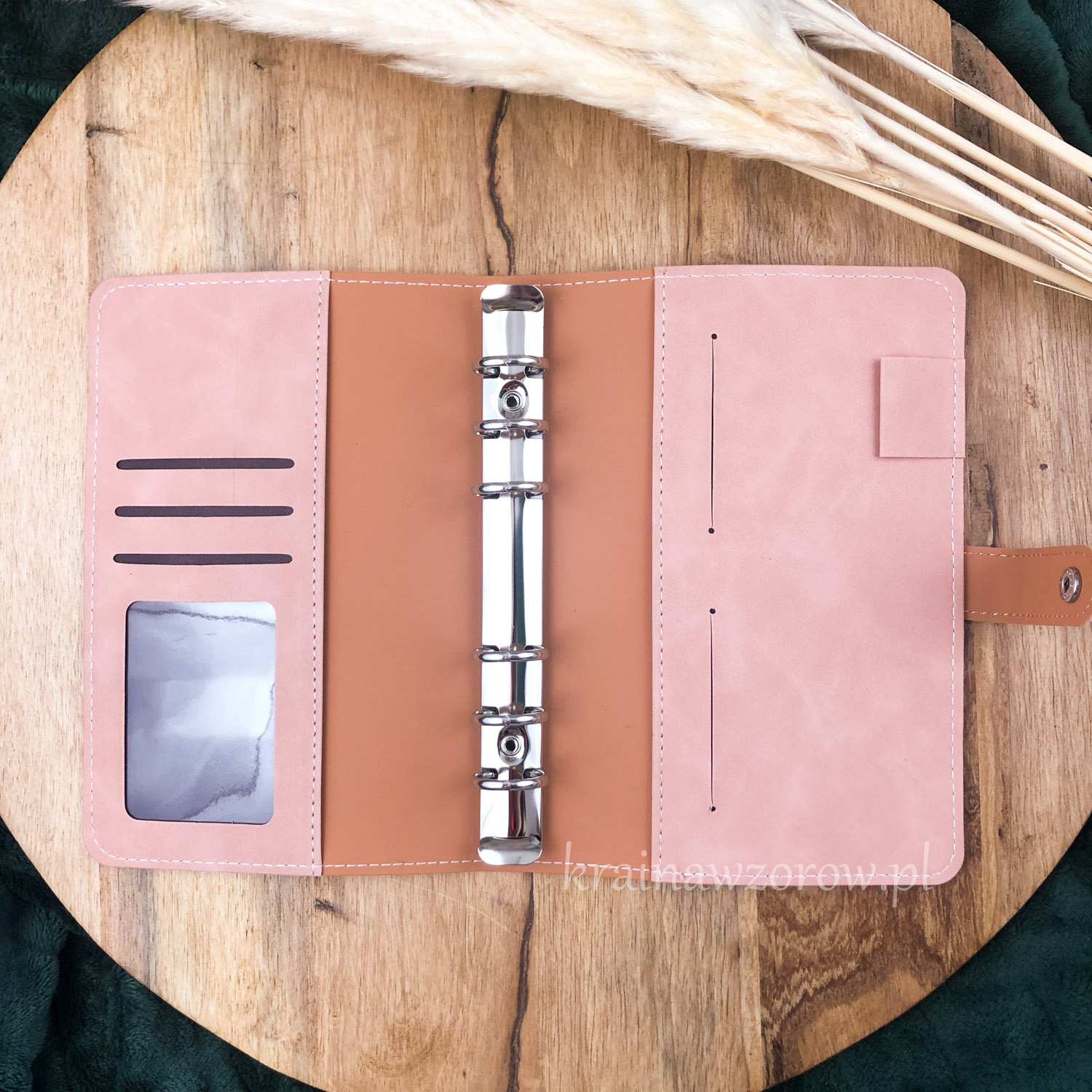 binder-okladka-a6-skorzany-miekki-organizer-krainawzorow-pl-1 binder-okladka-a6-skorzany-miekki-organizer-krainawzorow-pl-1