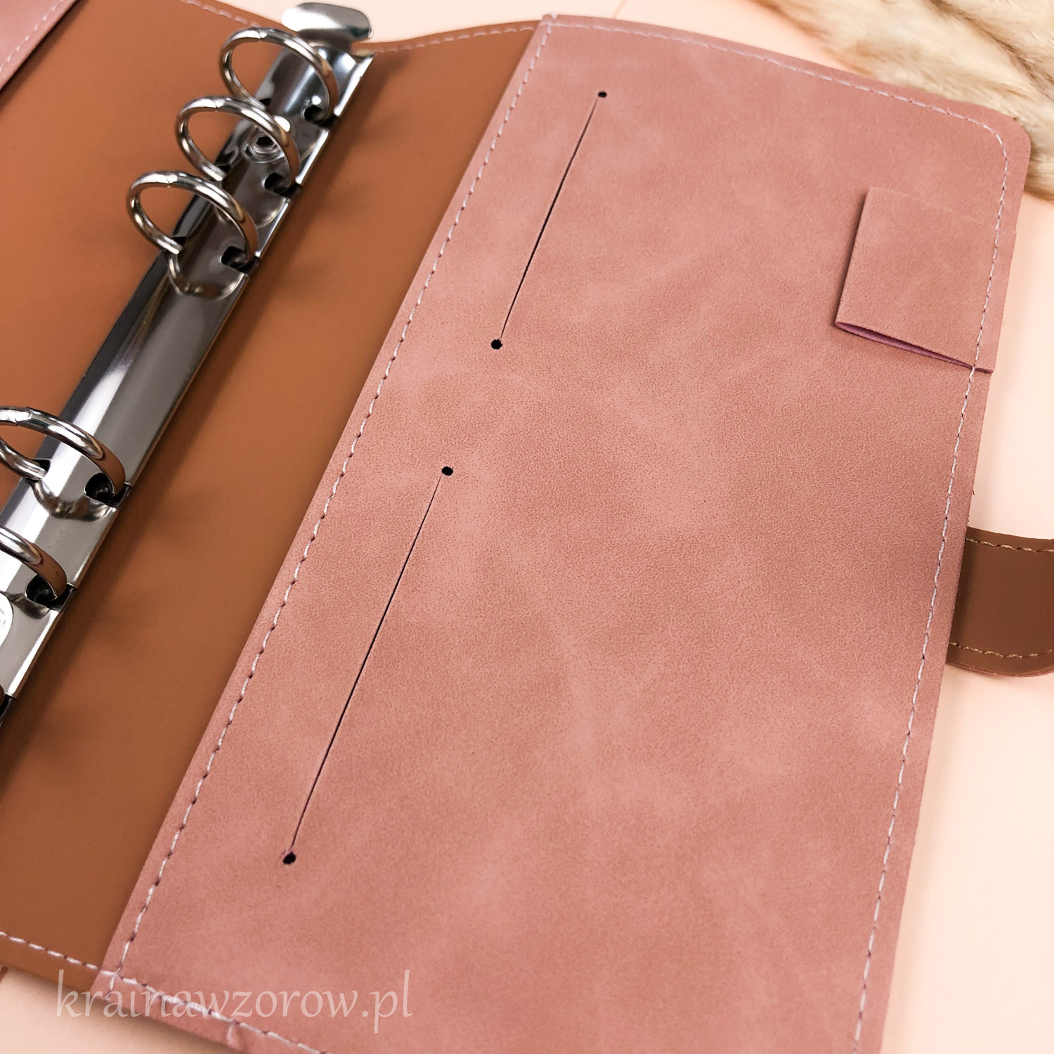 binder-okladka-a6-skorzany-miekki-organizer-krainawzorow-pl-3 binder-okladka-a6-skorzany-miekki-organizer-krainawzorow-pl-3
