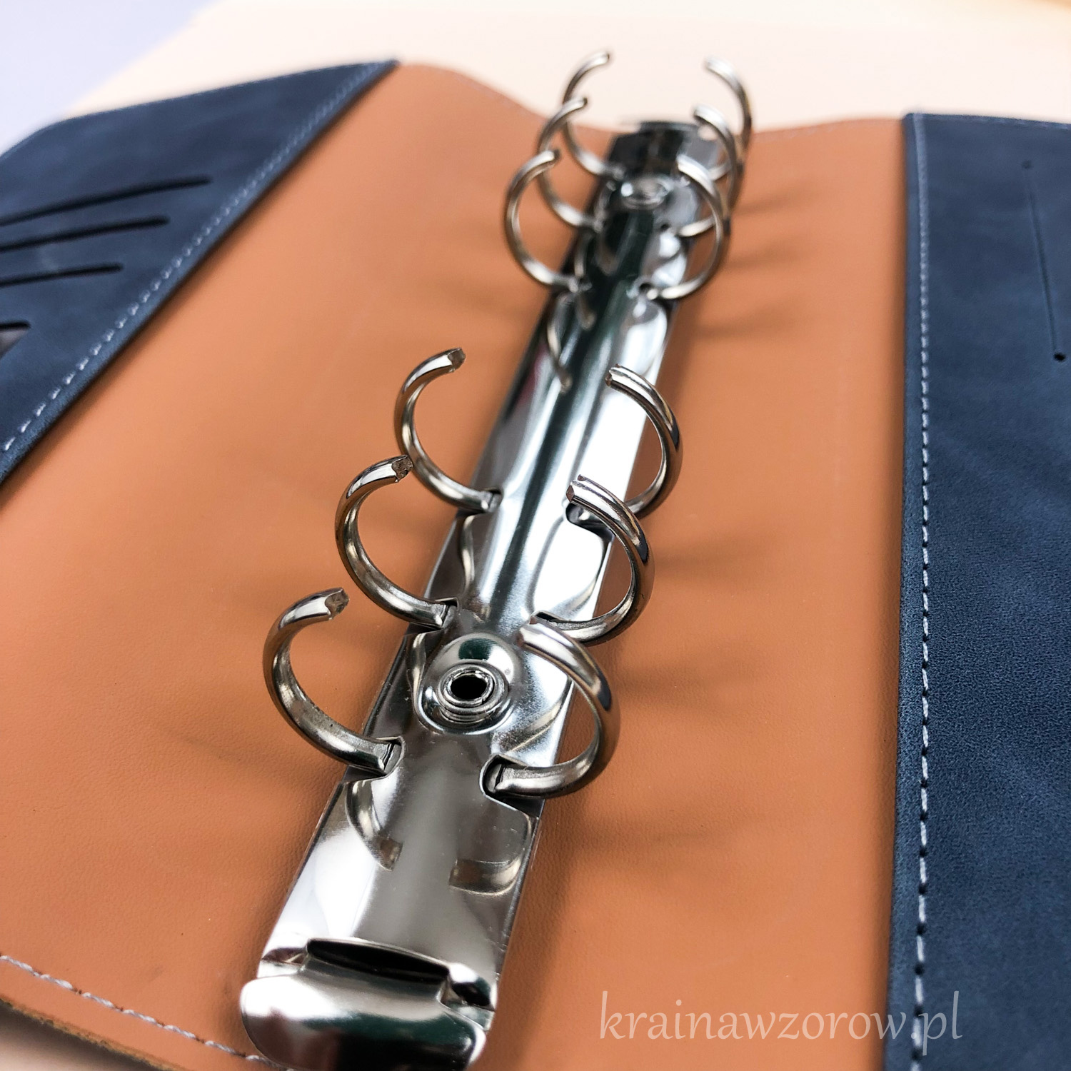 binder-okladka-a6-skorzany-miekki-organizer-niebieski-jeans-krainawzorow-pl-14 binder-okladka-a6-skorzany-miekki-organizer-niebieski-jeans-krainawzorow-pl-14