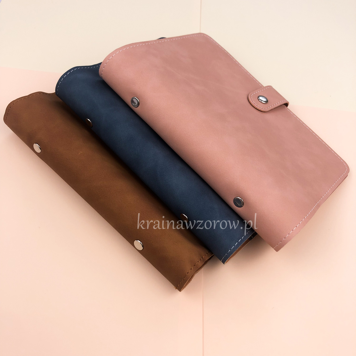 binder-okladka-a6-skorzany-miekki-organizer-niebieski-jeans-pudrowy-roz-krainawzorow-pl-3 binder-okladka-a6-skorzany-miekki-organizer-niebieski-jeans-pudrowy-roz-krainawzorow-pl-3