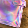 binder-okladka-a5-organizer-holograficzna-jasny-roz-krainawzorow-pl-1 binder-okladka-a5-organizer-holograficzna-jasny-roz-krainawzorow-pl-1