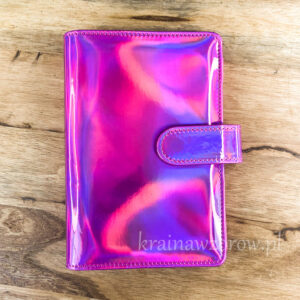 binder-okladka-a6-organizer-holograficzna-ciemny-roz-krainawzorow-pl