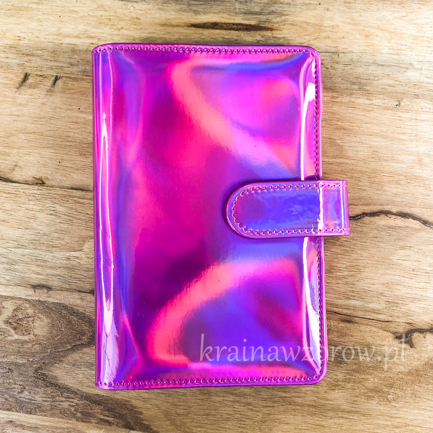 binder-okladka-a6-organizer-holograficzna-ciemny-roz-krainawzorow-pl binder-okladka-a6-organizer-holograficzna-ciemny-roz-krainawzorow-pl