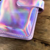 binder-okladka-a6-organizer-holograficzna-jasny-roz-krainawzorow-pl-3 binder-okladka-a6-organizer-holograficzna-jasny-roz-krainawzorow-pl-3