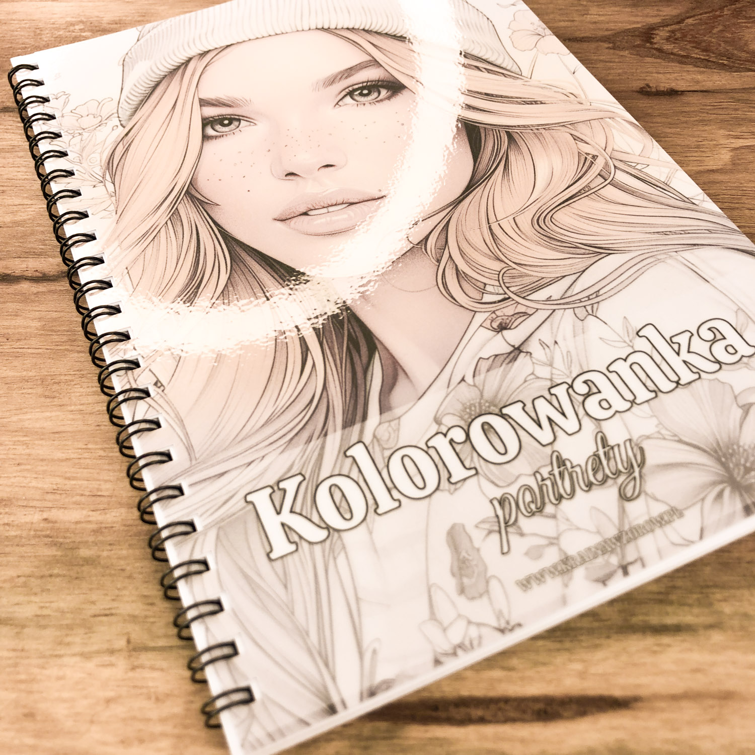 kolorowanka-na-spirali-portrety-krainawzorow-pl-05 kolorowanka-na-spirali-portrety-krainawzorow-pl-05