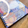 kolorowanka-na-spirali-cytaty-krainawzorow-pl-09 kolorowanka-na-spirali-cytaty-krainawzorow-pl-09.jpg