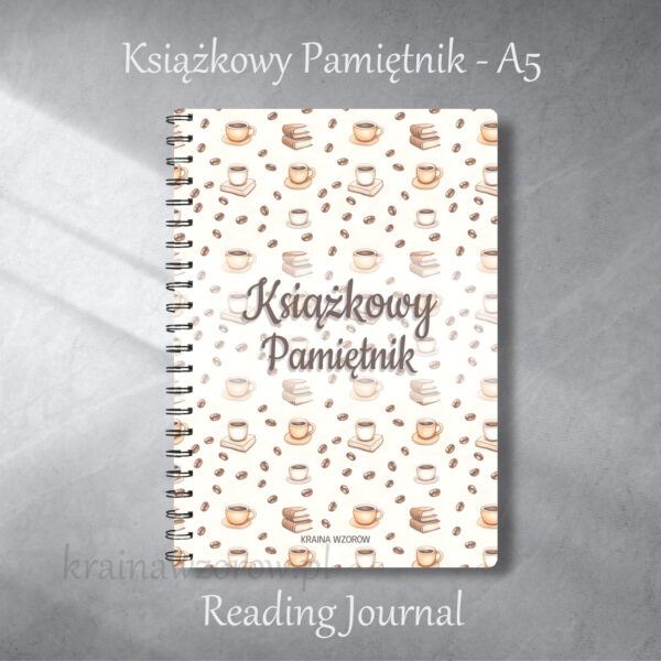 ksiazkowy-pamietnik-ksiazki-kawa-reading-journal-kraina-wzorow-pl-okladka-na-strone ksiazkowy-pamietnik-ksiazki-kawa-reading-journal-kraina-wzorow-pl-okladka-na-strone